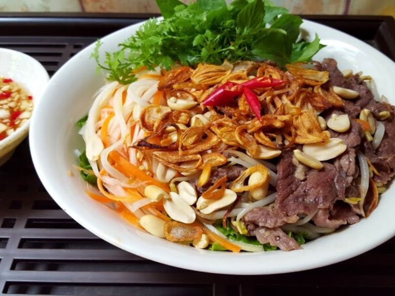 Learn Hanoi’s food heritage with expert insights